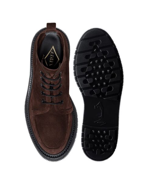 Botas bajas de gamuza marrón oscuro
