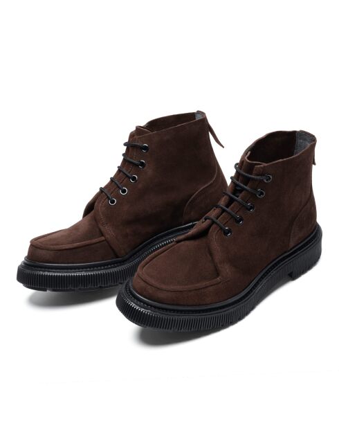 Botas bajas de gamuza marrón oscuro