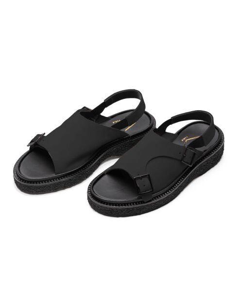 Schwarze Wildledersandalen mit Schnalle