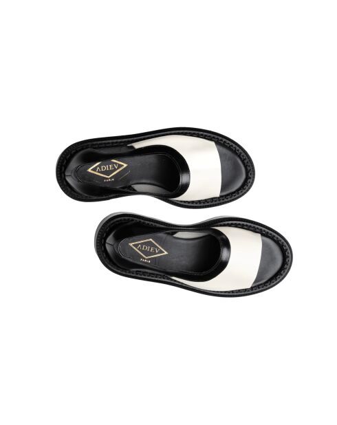 Sandalen mit großer Sohle aus Krepp und elfenbeinfarbenem und schwarzem Leder