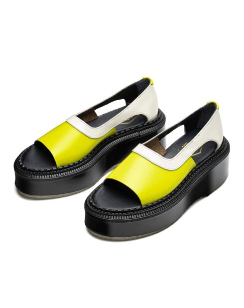 Sandalias con suela grande en piel crepé y limón/marfil