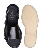 Burgunderrote Ledersandalen mit Schnalle