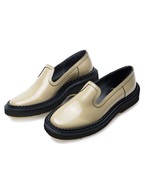 Chaussons en cuir sable