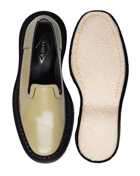 Chaussons en cuir sable