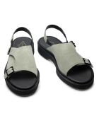 Sandalias con hebilla de piel gris gamuza