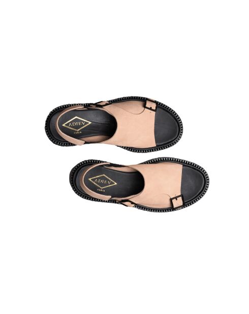 Pinke Sandalen aus Veloursleder