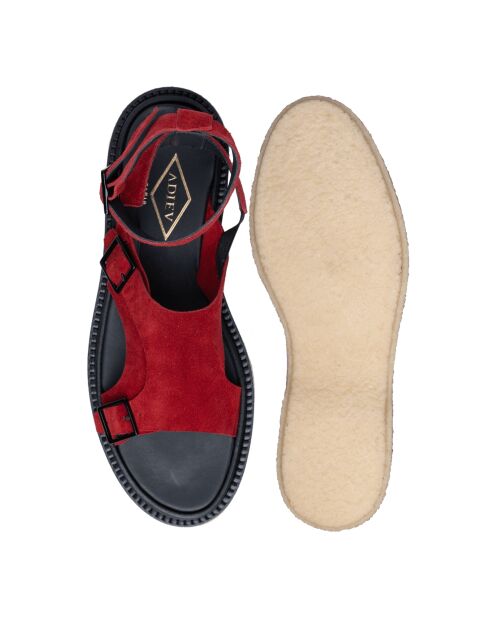 Sandalias con hebilla de piel tropeziana de ante rojo