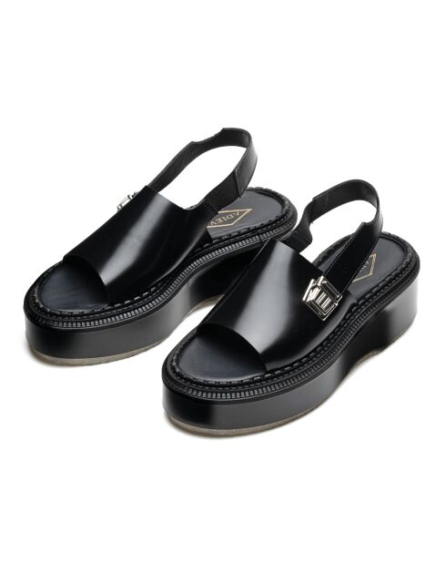 Schwarze Ledersandalen mit Schnalle