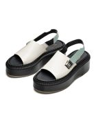 Sandalen aus elfenbeinfarbenem und pistazienfarbenem Leder