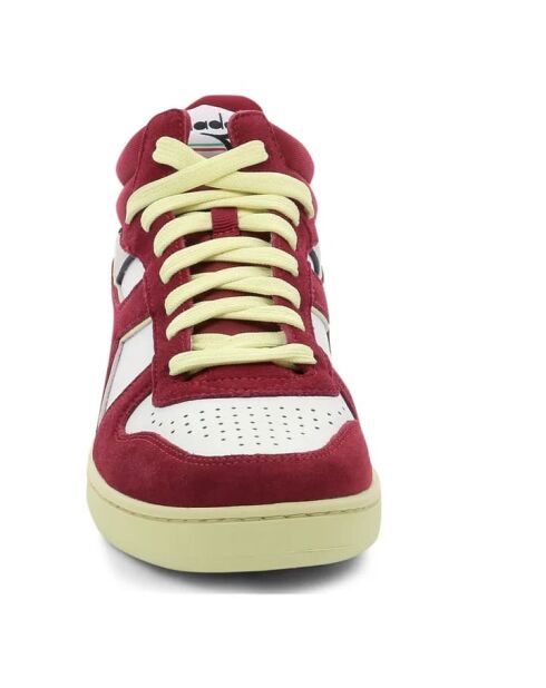 Rote Halbschuhe aus Veloursleder Magic Cut