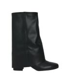 Schwarze gefaltete Lederstiefel