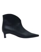 Bottines en cuir à talons noires