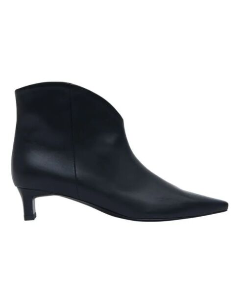 Bottines en cuir à talons noires