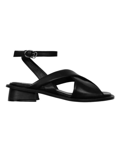 Sandales en cuir Brides noires
