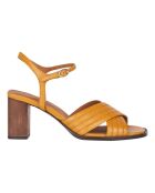 Okerkleurige Yolanda sandalen met leren hak