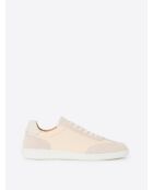 Sneeuwwitte sneakers van twee materialen