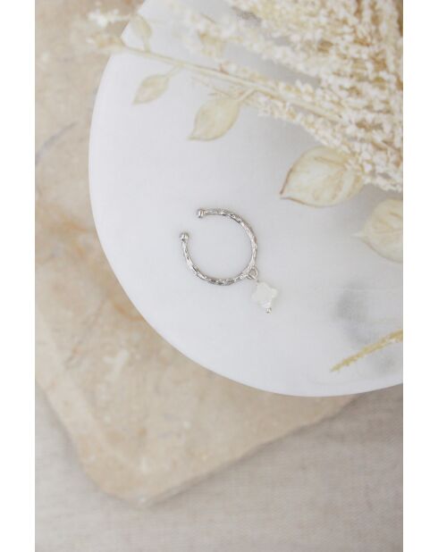 Ring aus silbernem Klee und Perlmutt aus Messing