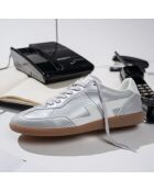 Sneakers Delta in pelle scamosciata vegana in argento