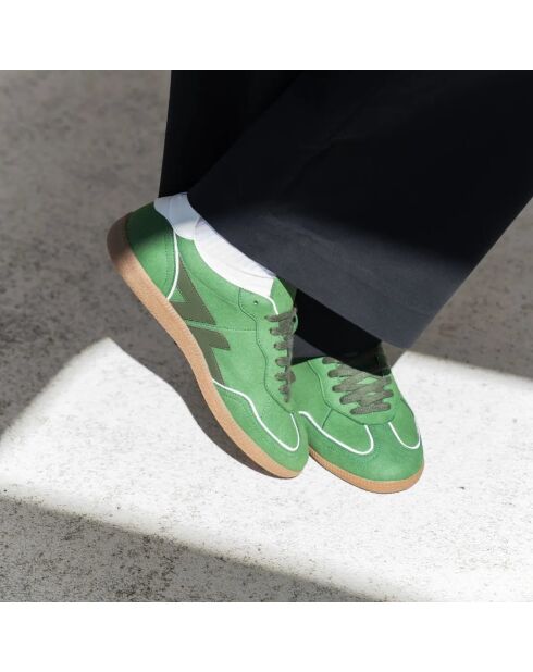 Grüne Sneakers Delta aus veganem Wildleder