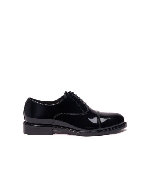 Zwarte oxfords van lakleer met rechte neus