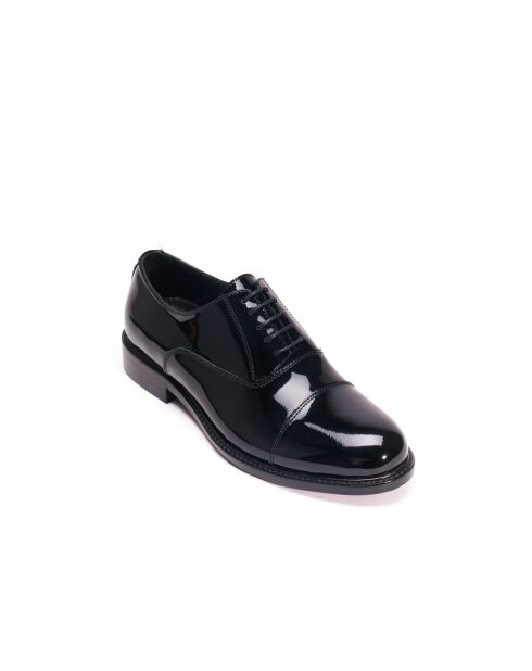 Zwarte oxfords van lakleer met rechte neus