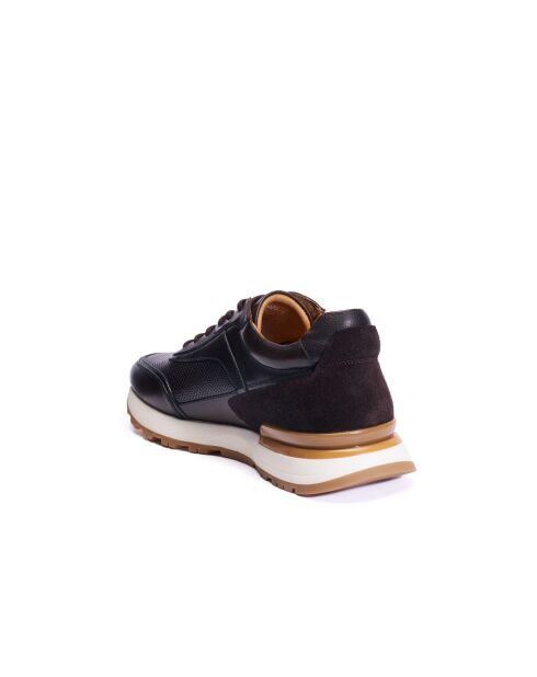 Baskets en cuir brun foncé