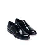 Zapatos negros de charol con punta recta y doble hebilla
