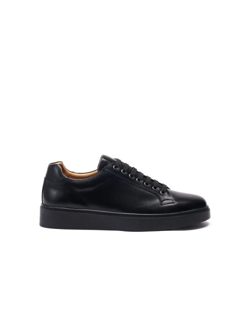 Klassieke zwarte leren sneakers