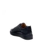 Klassieke zwarte leren sneakers