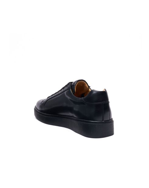 Klassieke zwarte leren sneakers