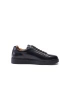 Klassieke zwarte leren sneakers