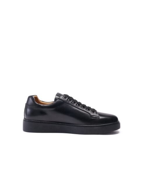 Klassieke zwarte leren sneakers