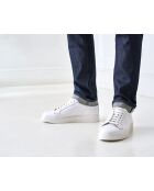Klassieke witte leren sneakers