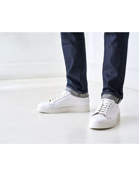 Klassieke witte leren sneakers