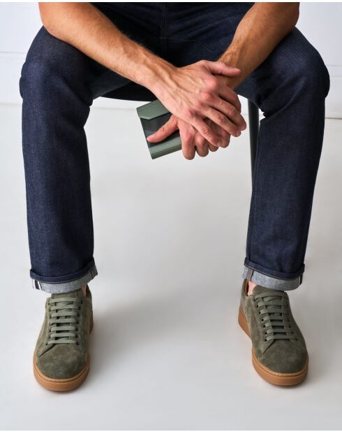 Sneakers classiche in pelle scamosciata verde tè