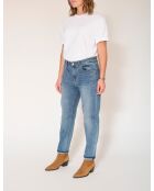 Die blauen Baumwolljeans von Andie Wilson