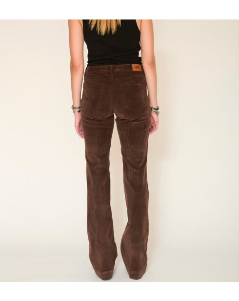 Die braunen Baumwolljeans von Diana Velvet