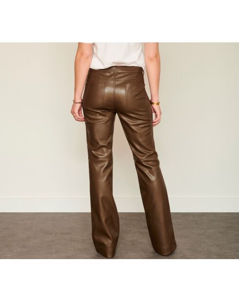 Die Khakihose Diana