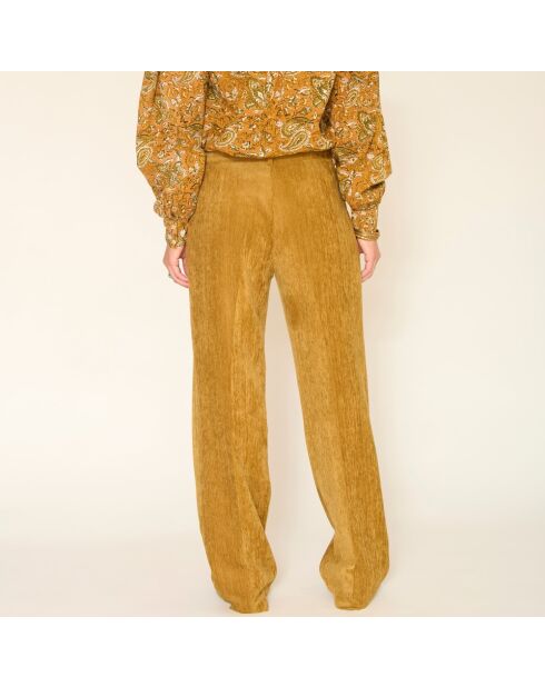 Pantalones de chenilla color bronce con chirivía