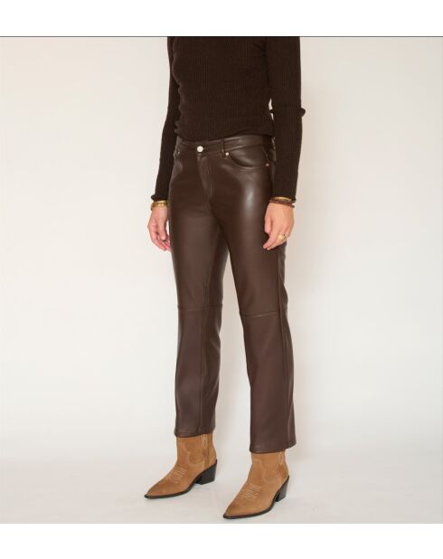 Die braune Hose Linda