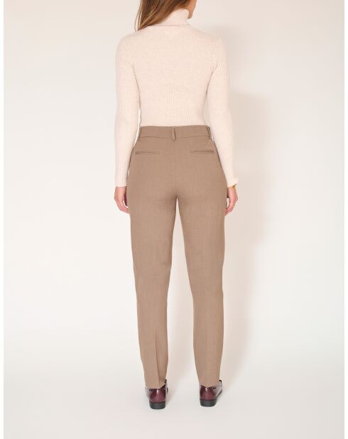 Klark ecrufarbener China-Pullover