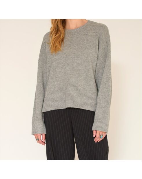 Grauer Wollpullover Koka