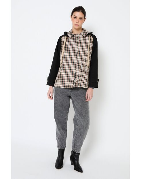 Beiger Trenchcoat von Yuriko Harris