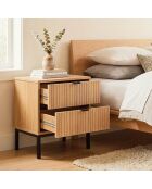 Table de chevet Tara 2 tiroirs effet bois rainuré - H.51 cm