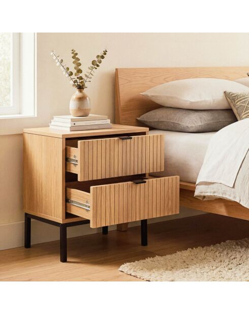 Table de chevet Tara 2 tiroirs effet bois rainuré - H.51 cm