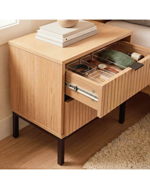 Table de chevet Tara 2 tiroirs effet bois rainuré - H.51 cm
