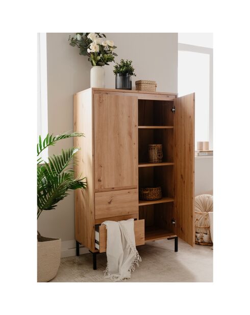 Aparador alto Plock con 2 puertas, 2 cajones y 2 estantes en colores madera marrón claro y negro, H.139 cm