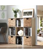 Estante de almacenamiento de 9 compartimentos en madera clara y colores blancos