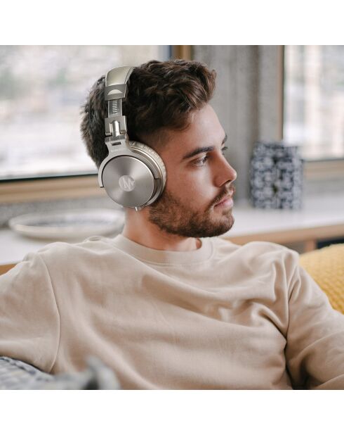 H7 silberne Bluetooth-Kopfhörer - 24x17x11 cm