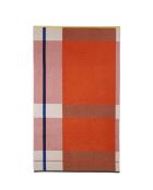 Rote Serviette im Colorblock-Design